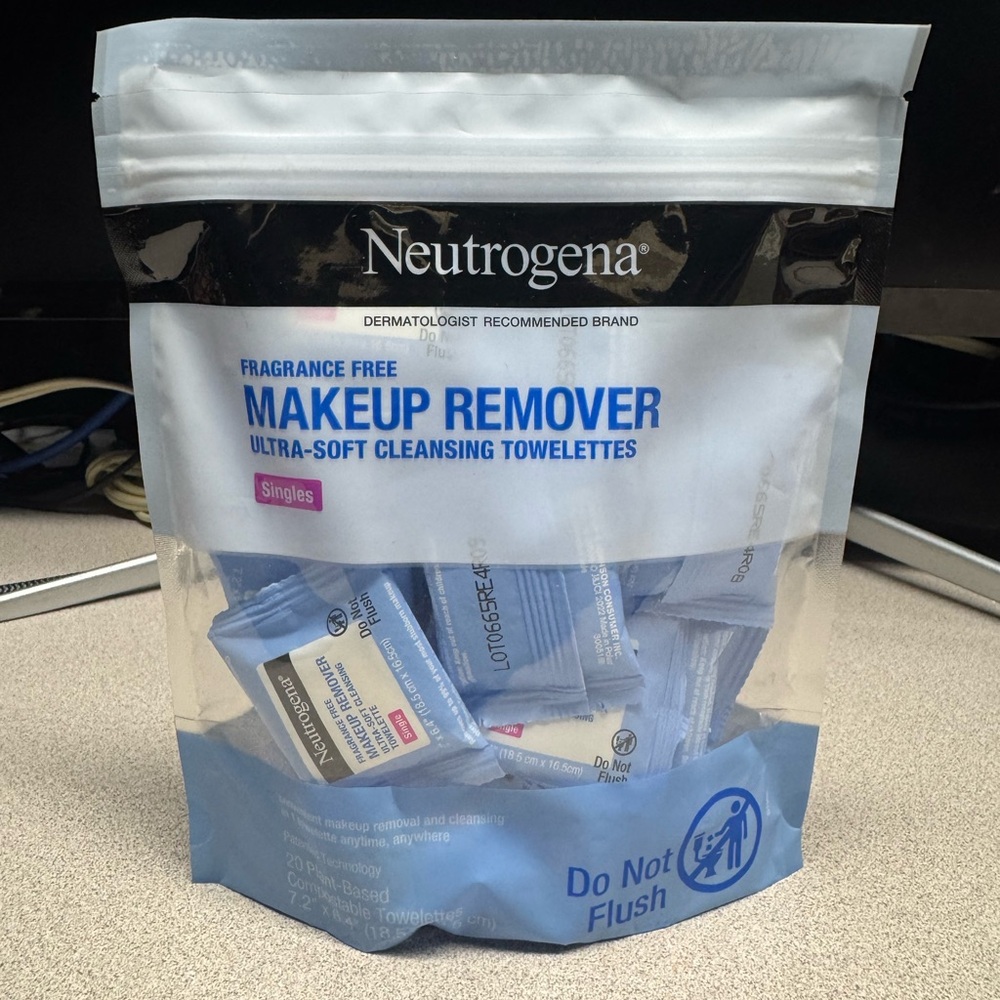 Neutrogena Blue Makeup Remover Cleansing Towelettes